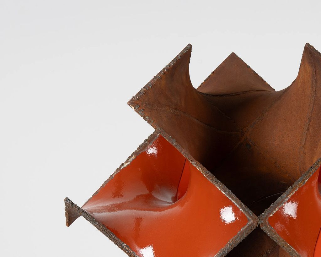 Misfit
2025
588 weathering steel, enamel paint
33 x 34 x 38 inches