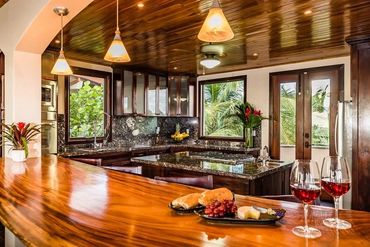 Bar connecting kitchen and family room
