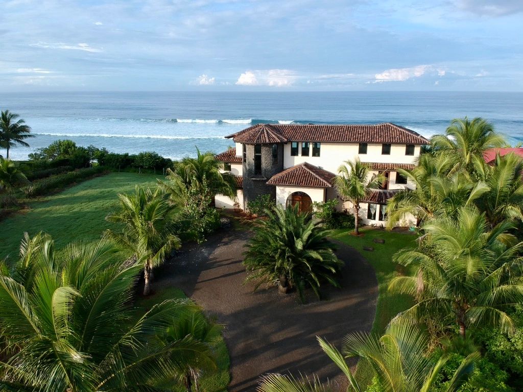 Villa Esperanza Beachfront, Property Rentals, Waterfront