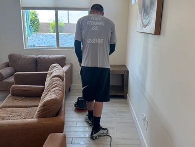 Cleaning tile and grout with weighted buffer