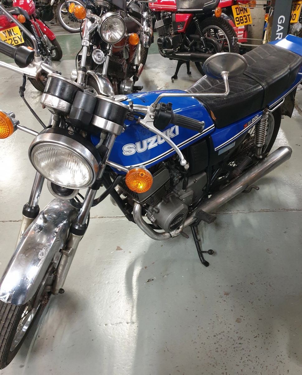 suzuki gs 200