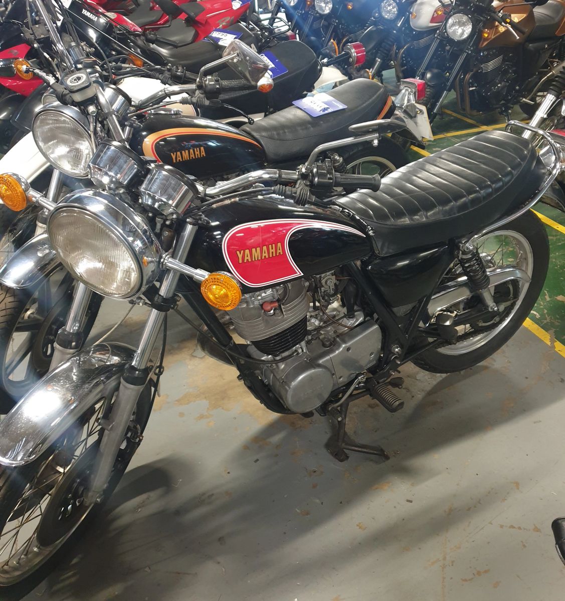 YAMAHA SR500