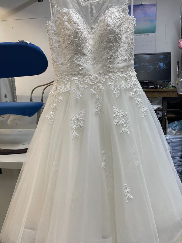 Short wedding dress