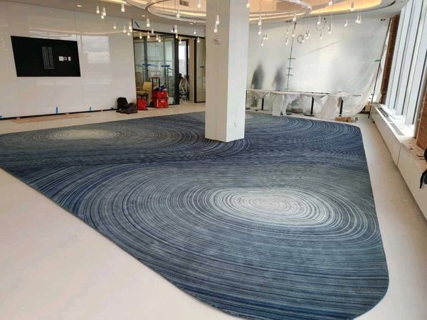 Broadloom carpet 