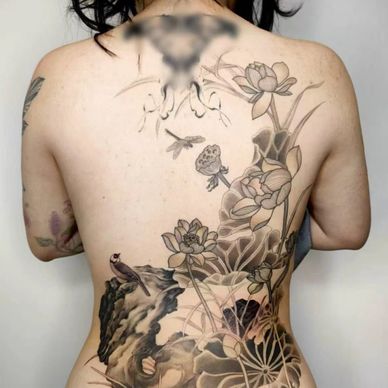 Custom Sydney tattoo artist specialising in fineline tattoos at the art of tattoo studio in carlton 