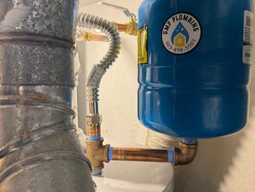 Water heater expansion tank