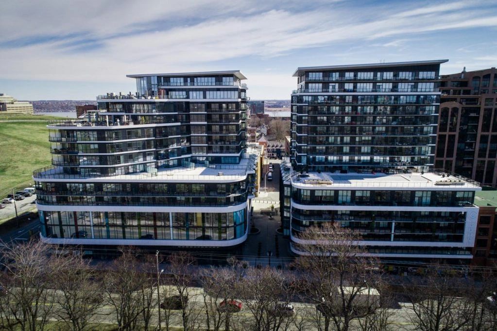 The Curve and Pavilion 