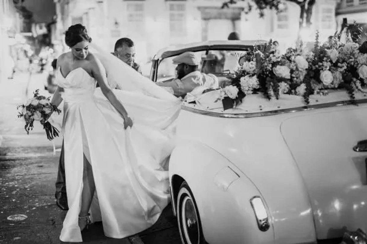 Bride & father in Cartagena Bespoke planning by Kathy Sánchez for an unforgettable Caribbean wedding