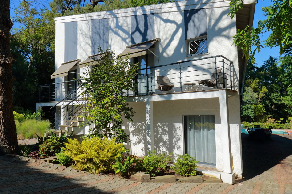 Villa avec grand jardin, balcon 