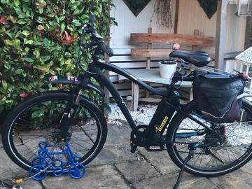 Free standing frame for quick repairs