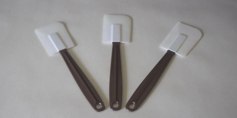 soft White Spatulas, thick film paste, 
food safe, bead mill, mixing
