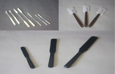Thick Film paste spatulas, metal, soft white, hard black