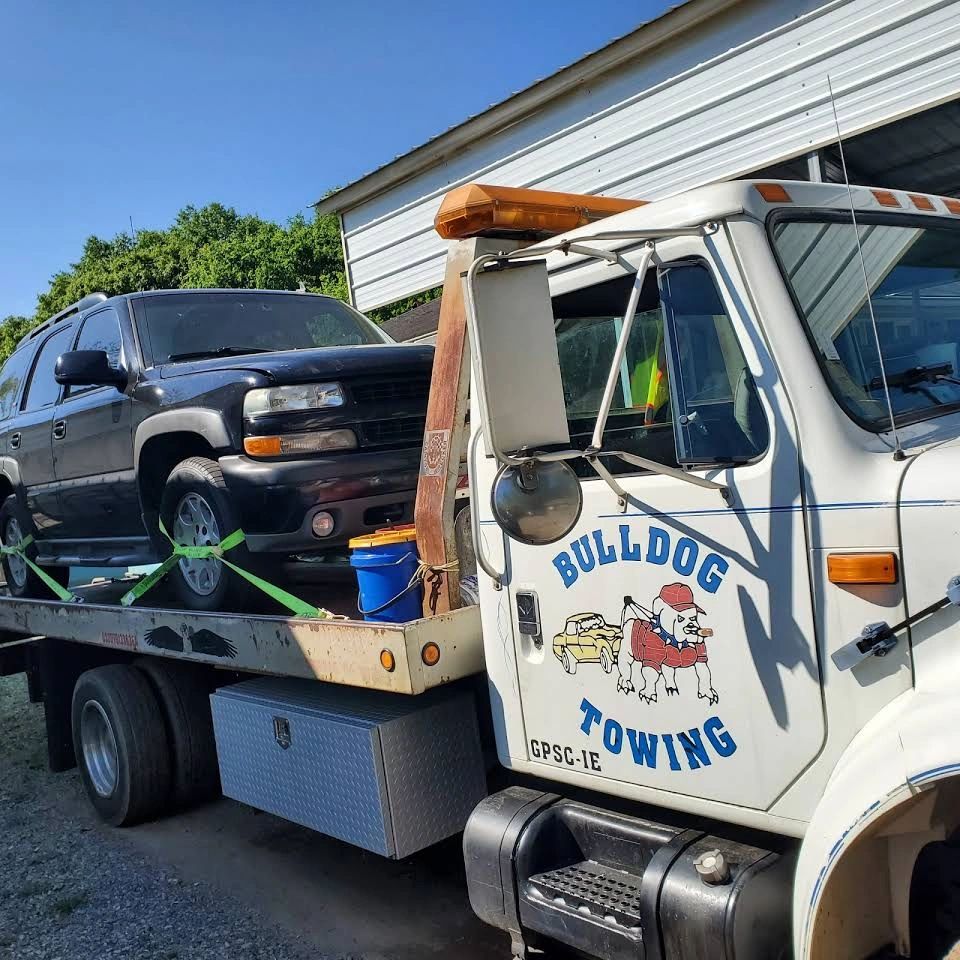 Bulldog Towing logo