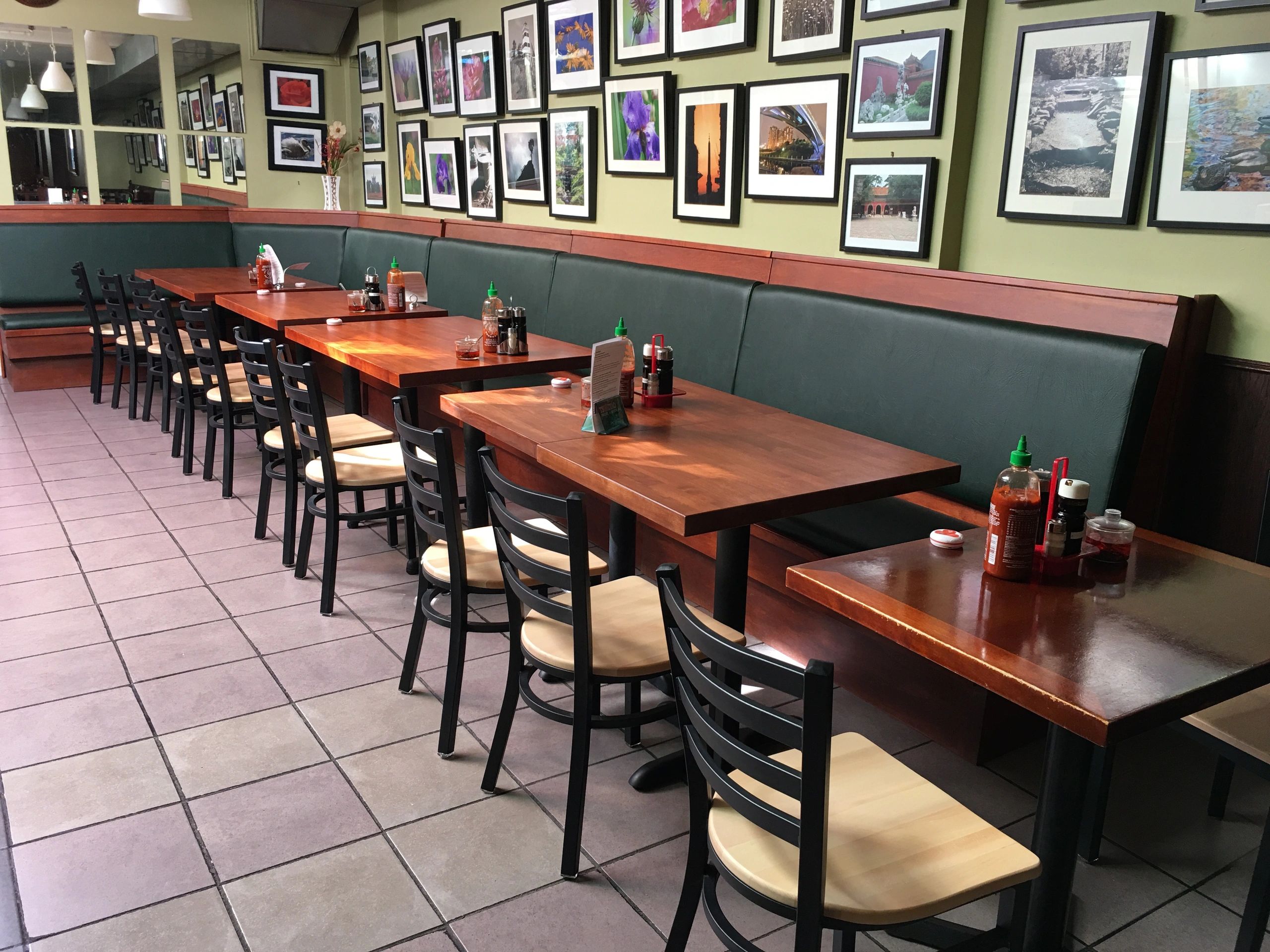 Mother's Dumplings logo