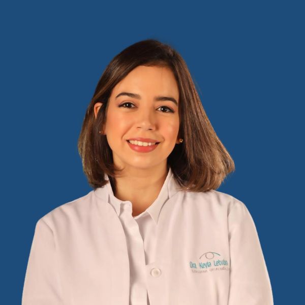 doctora oftalmológica pediatra especialista en retina