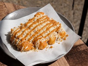 Pisang Cheese Caramel Manis dari kedai pisang cheese Kuala Pilah dengan sos caramel manis.