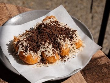 Pisang Cheese Coklat Oreo dari kedai pisang cheese Kuala Pilah dengan gabungan keju, coklat, Oreo.