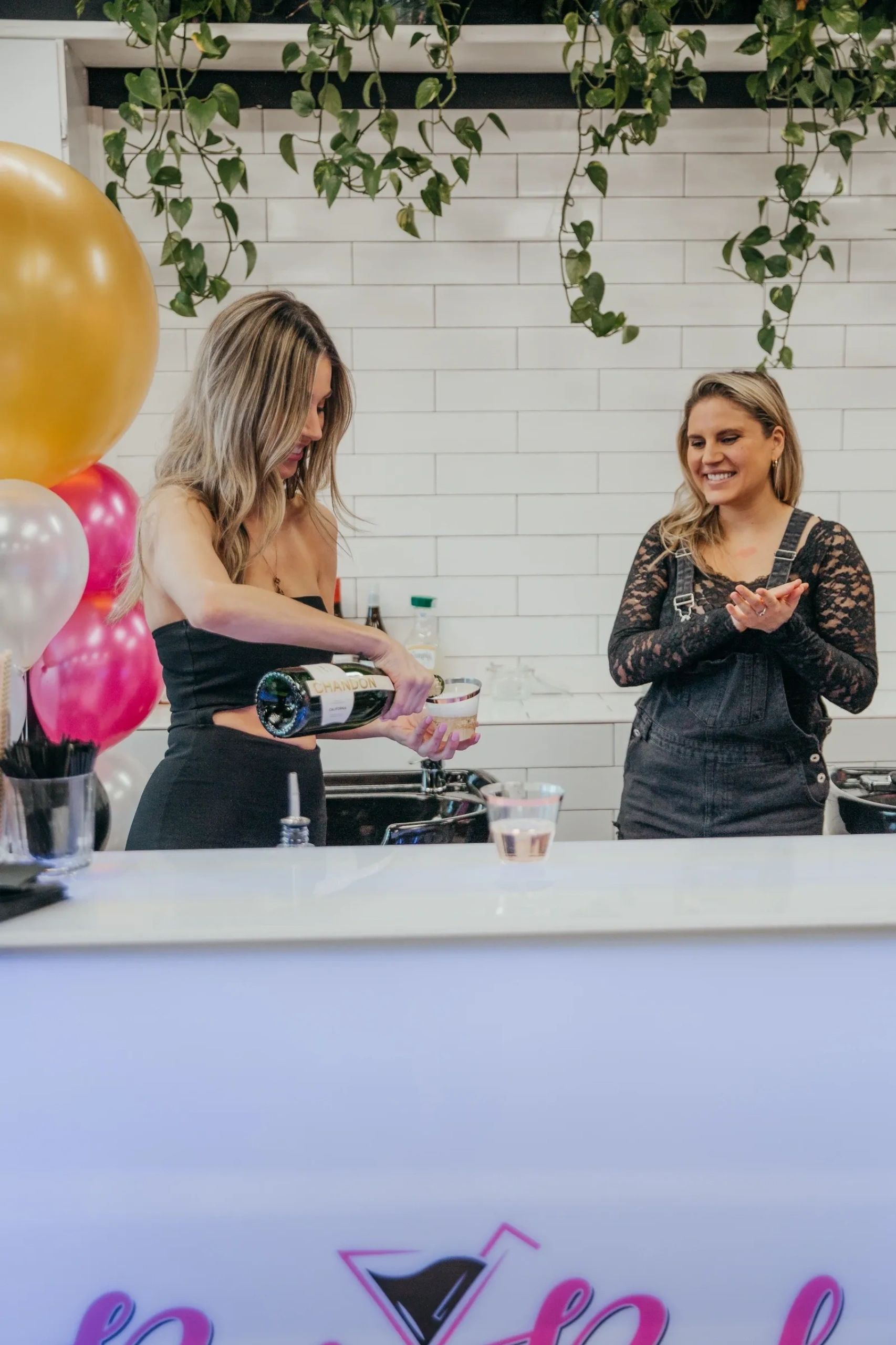 Bar Babes Boston - Mobile Bar in Boston