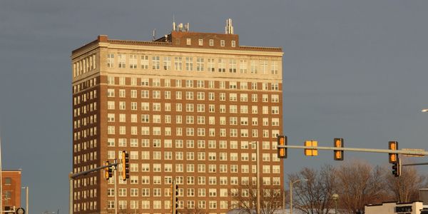 Exterior of LeClaire Apartments