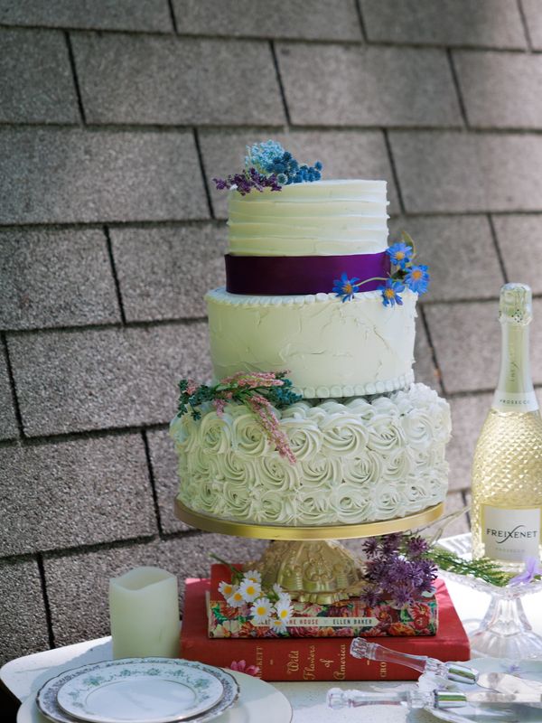 Venue: Mill Creek Falls Retreat Center
Host: Lauren Glace Photography 
Models: Morgan Kohr, Rachel H