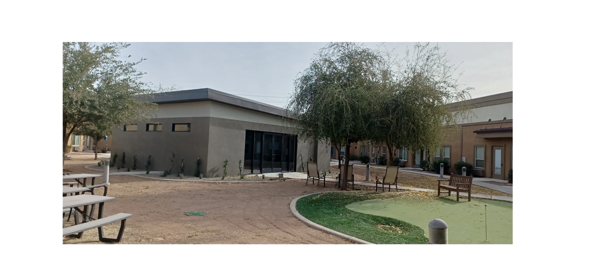 Courtyard and grounds at Everlasting Services at Estrella Center.