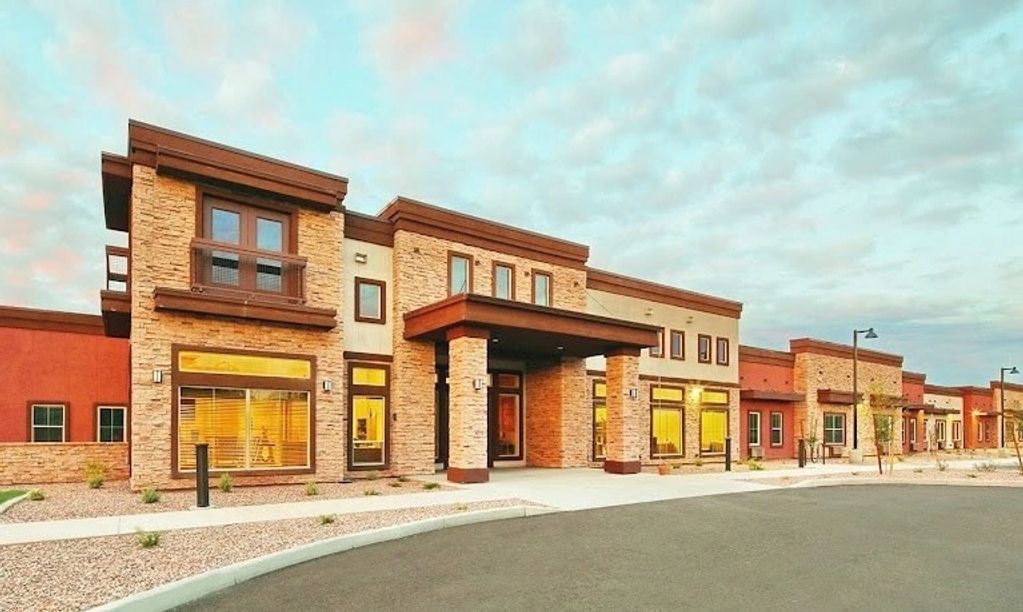 Building exterior at Everlasting Services at Estrella Center.