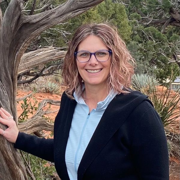Michelle is a Spiritual Medium & Channel, Quantum Energy Healing Facilitator and Teacher.