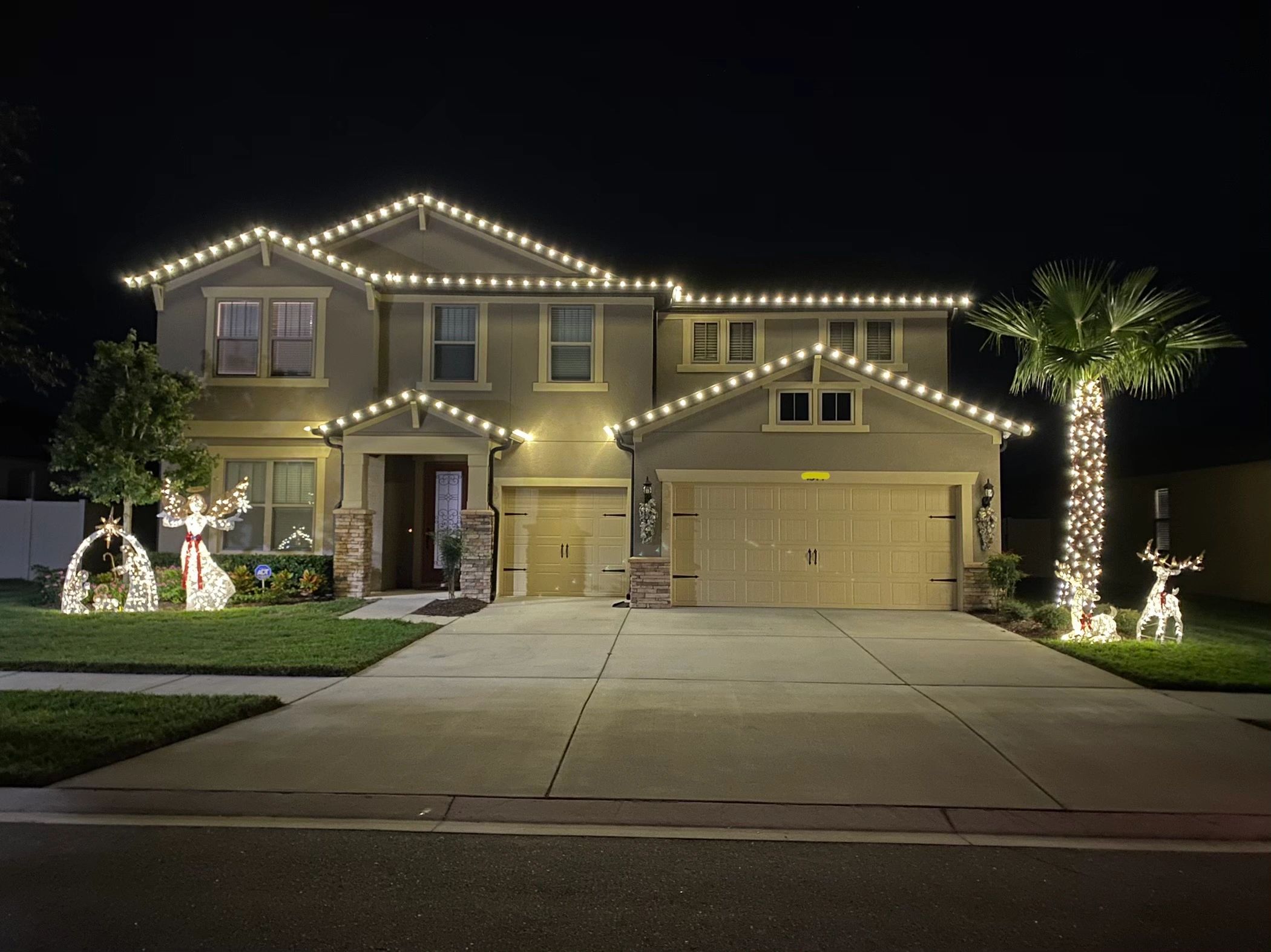 HANG MY CHRISTMAS LIGHTS FLORIDA in Tampa, Florida