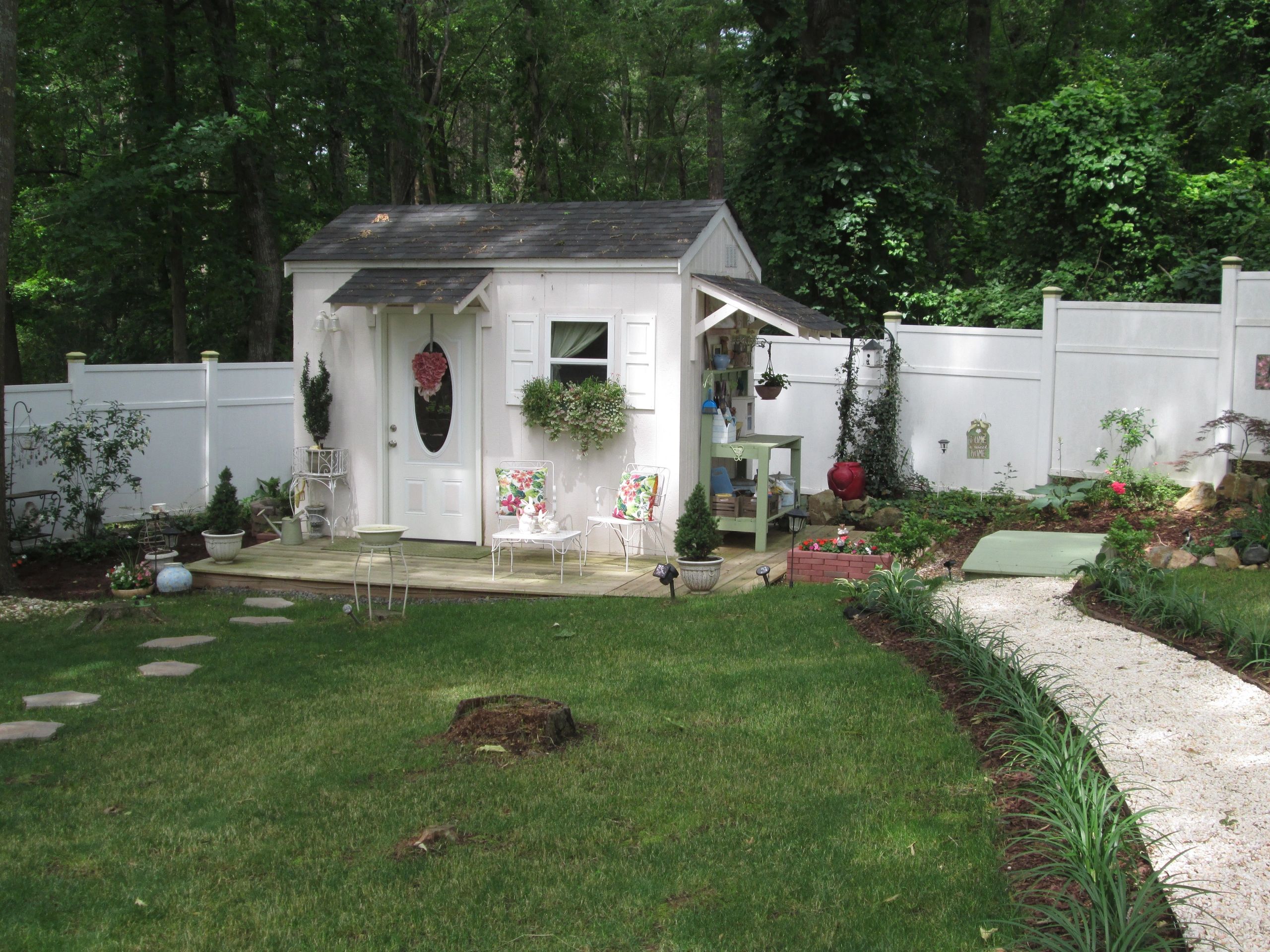 Bargain Garden Cottage Design