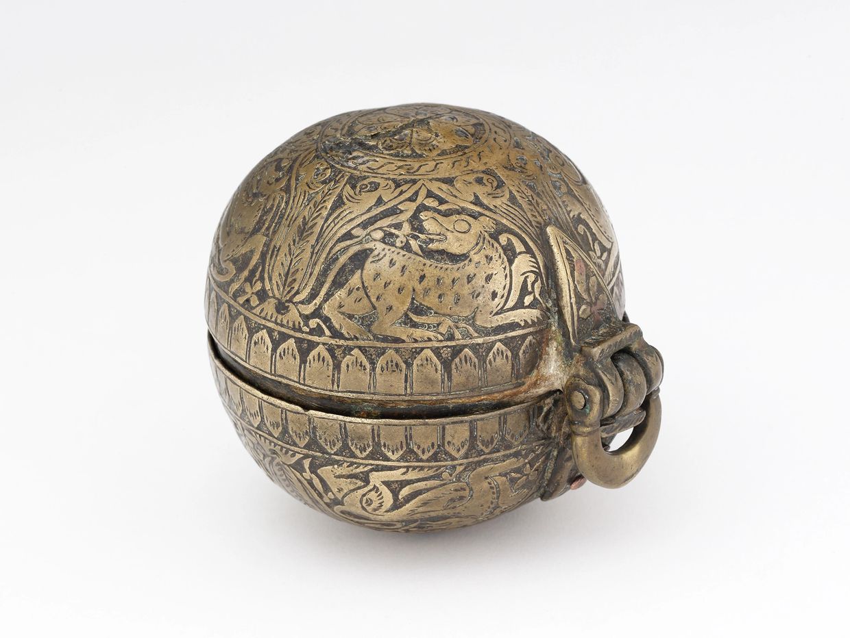 Brass or Bronze Container for Lime Paste (Chunam), Deccan India, circa 17th century