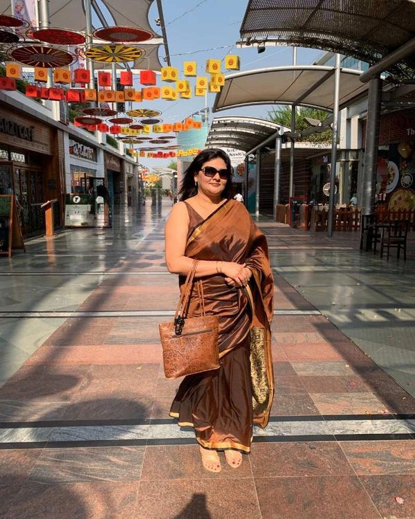Dr Sonia Sharma Indian Fiction author of Romance & Relationships