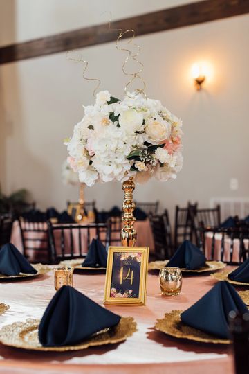 Simple and timeless flower ball