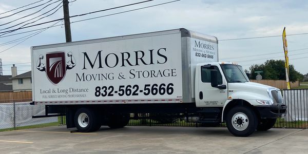 Morris Moving and Storage Moving truck in Dallas
