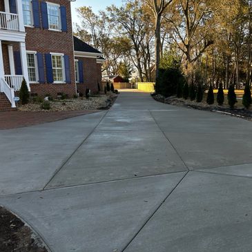 Concrete driveway around home in Wilmington, NC