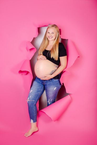 Minnesota studio maternity photoshoot