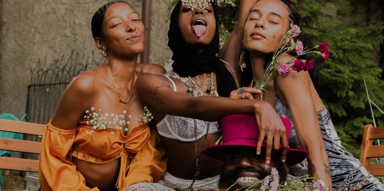 Smiling models at the Welcome to Gardenia event at the Sculpture Courtyard.

Shot by @sheintnk