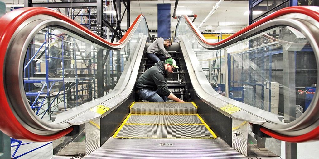 Escalator Technicians. Preventive Maintenance 