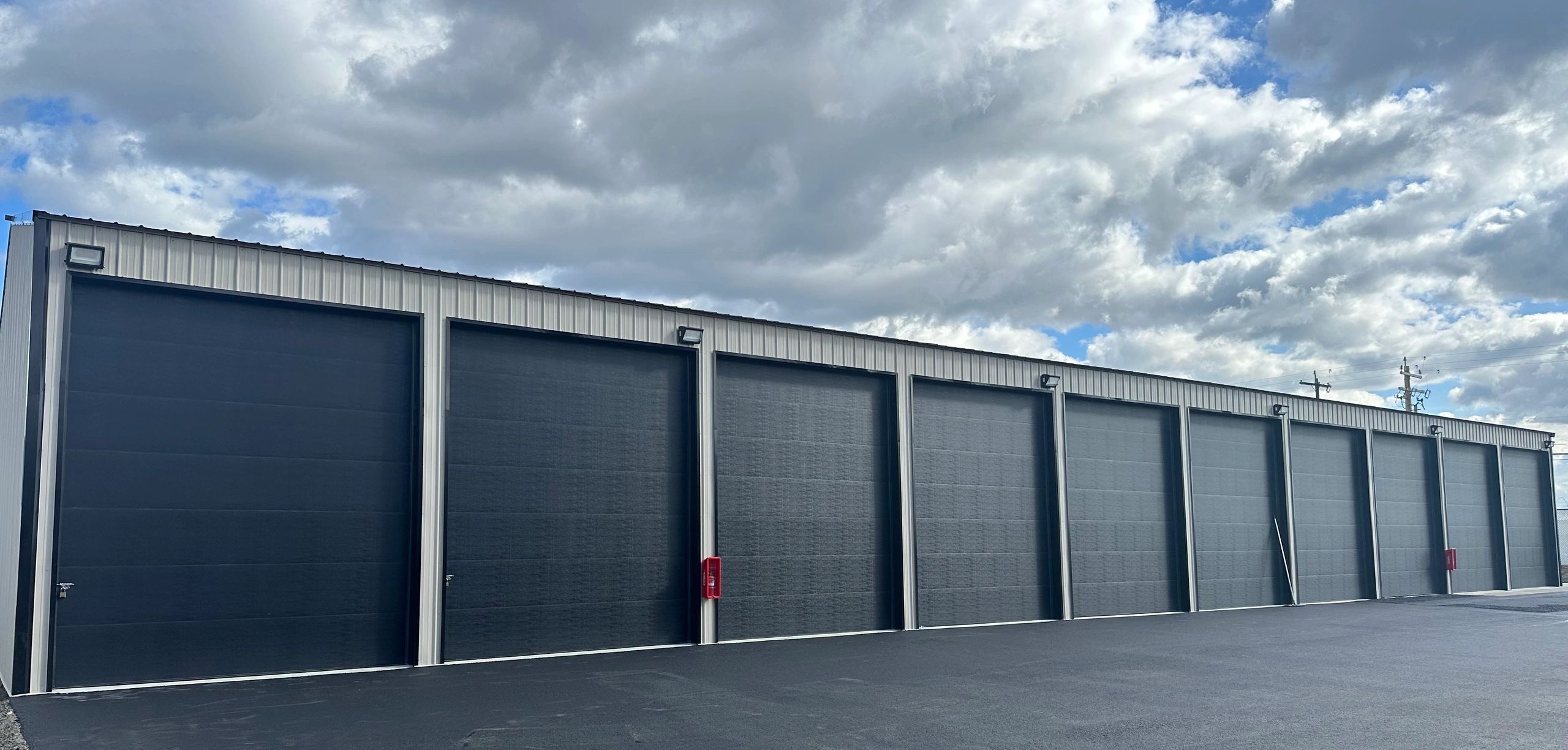 Fall Special:
13’ x 48’ Indoor Unit
$300 per Month