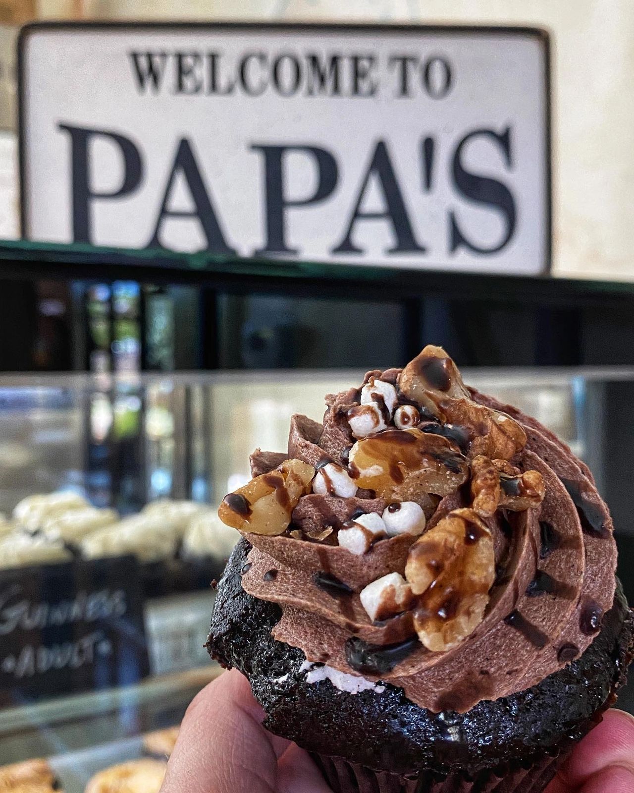 Main Street Moments: Papa's Cupcakes