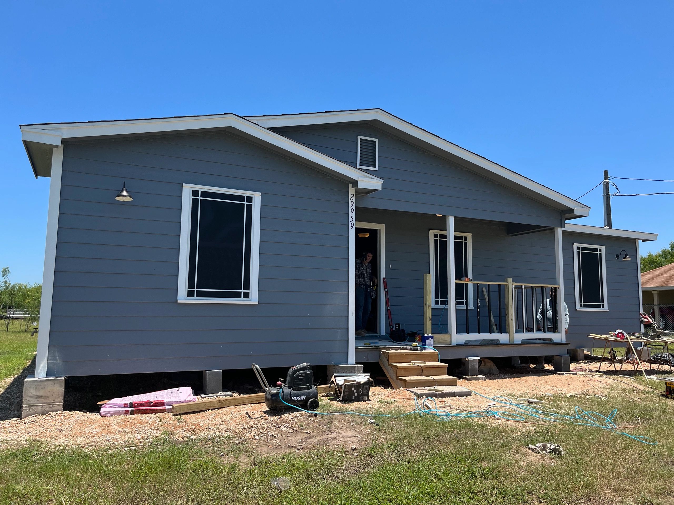 Los Fresnos Frame Homes Homes, Construction