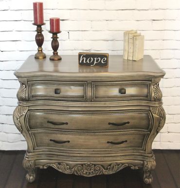 French Provincial style Bombe 4-drawer chest, in silver