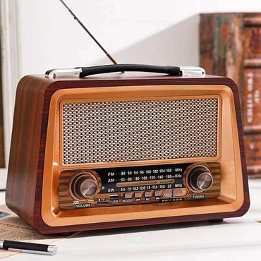 Rádio Portátil Vintage Retro Recarregável GoldenUltra - Sua Trilha Sonora com Estilo em AM/FM/Card/P