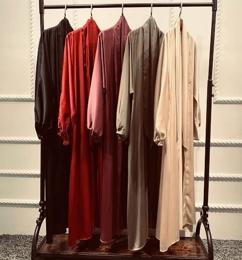 Abaya holder to organise your modest apparel