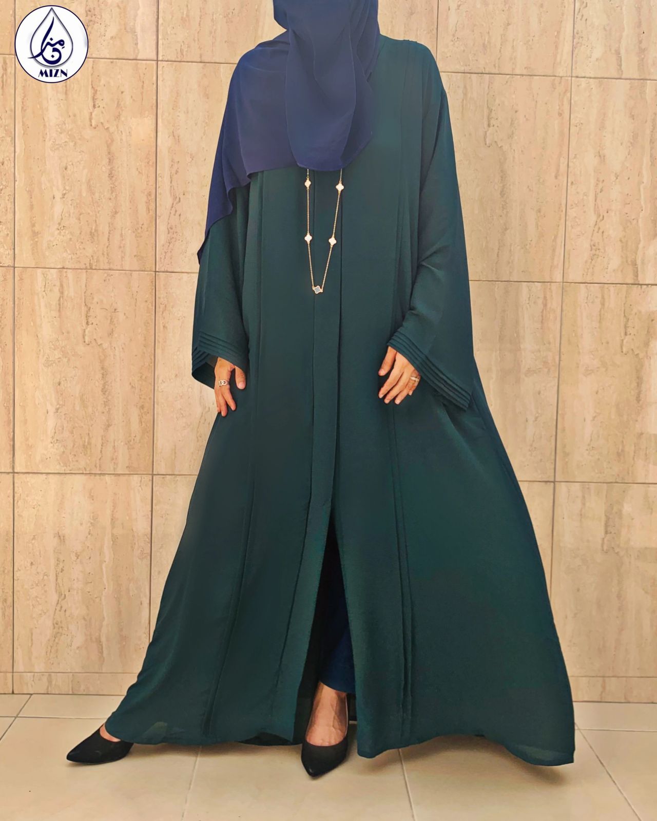 Classic abaya in green