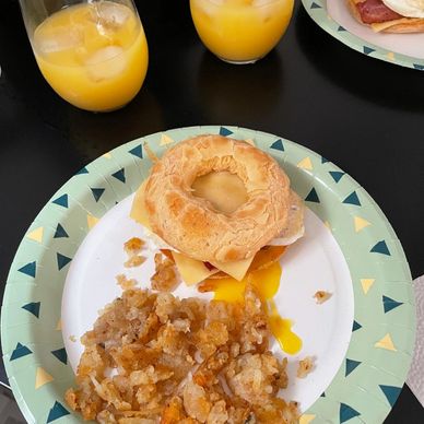 Breakfast sandwich and hashbrowns