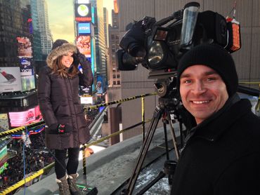 7 NEWS Australia
Angela Cox and John Varga
NEW YORK: Above NY Times Square 
