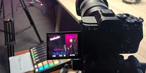 dubai podcast studio set