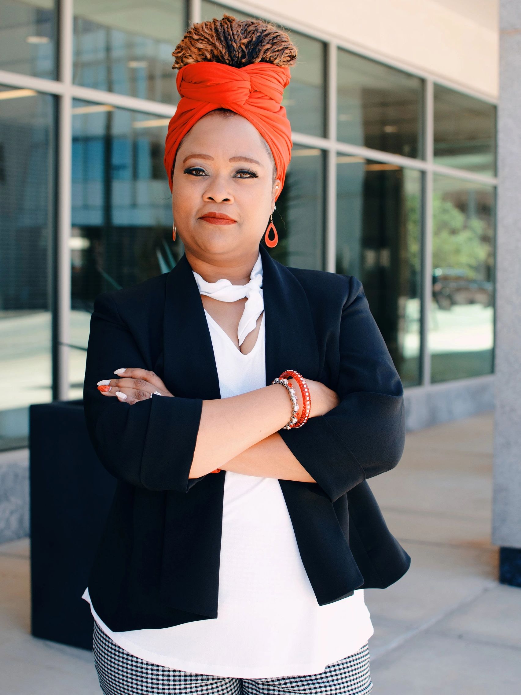 Kash’unta Thurman (pronounced Kah-she-un-ta) goes by Shunte, is the President and CEO.
