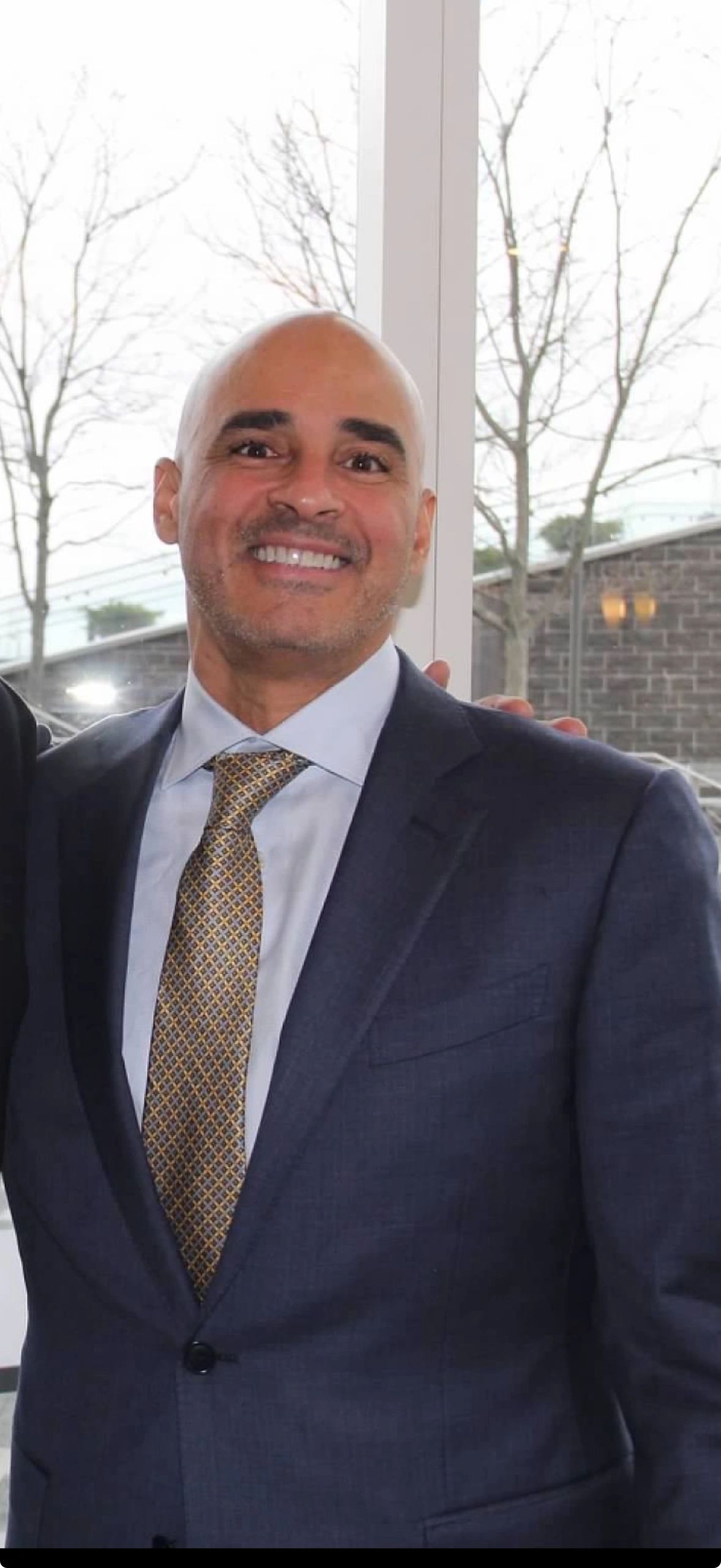 Eddie Gravalese Logo - Finance & Real Estate Consultant