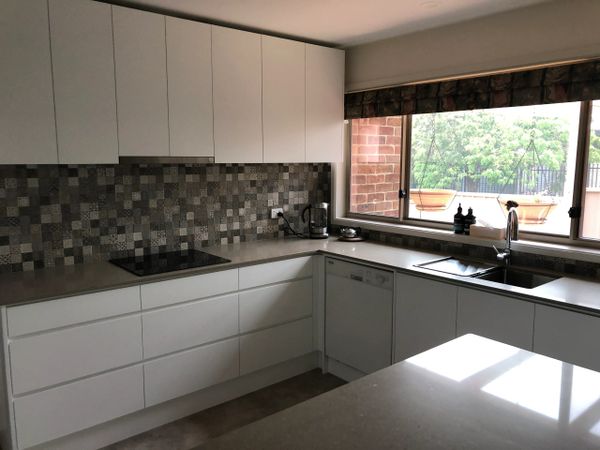 modern kitchen style stone clean concrete melamine polyurethane white gloss handless furnipart